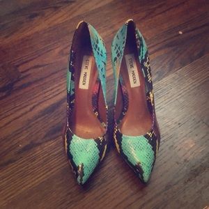 Steve Madden pump
